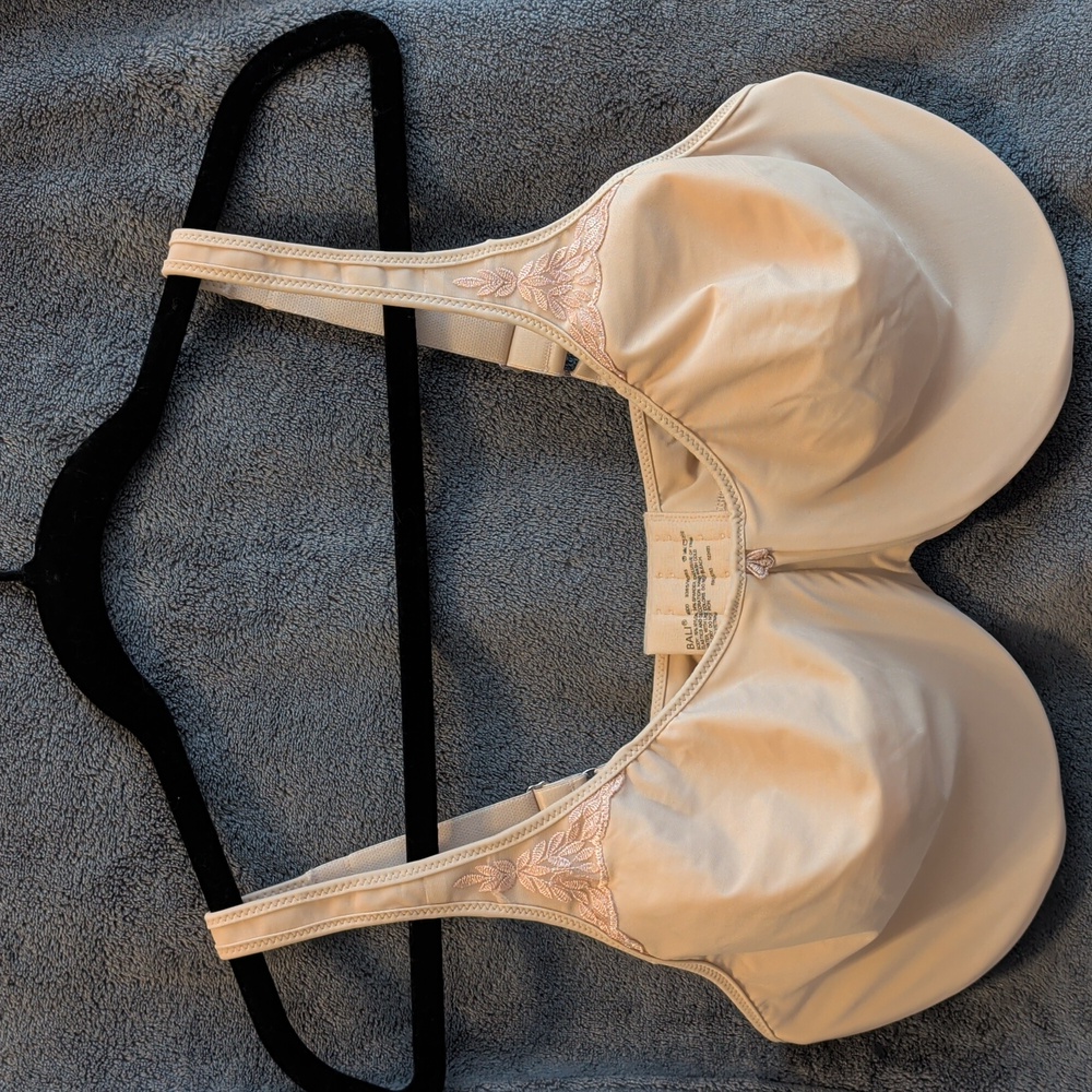 Bali Women's Underwire Bra Size 40DD